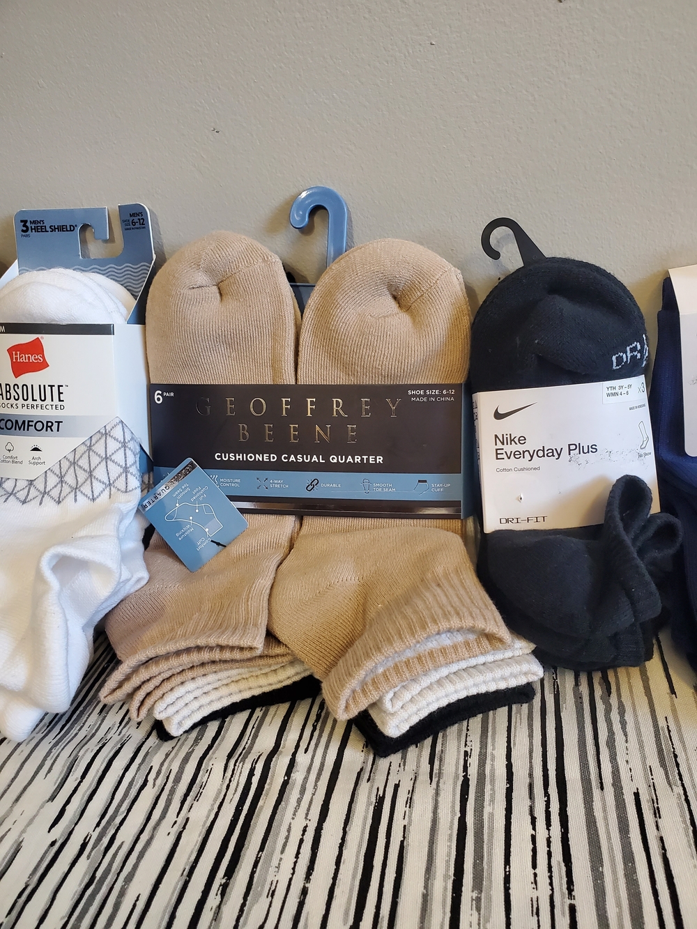 Nike, Columbia, Hanes, and Geoffrey Beene Sock Bundle 17 Pairs Total - Picture 3 of 8